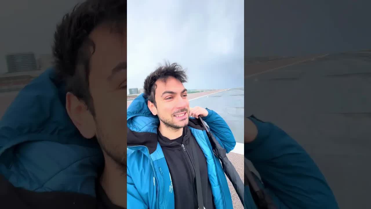 una frontiera assurda in mezzo a una pista