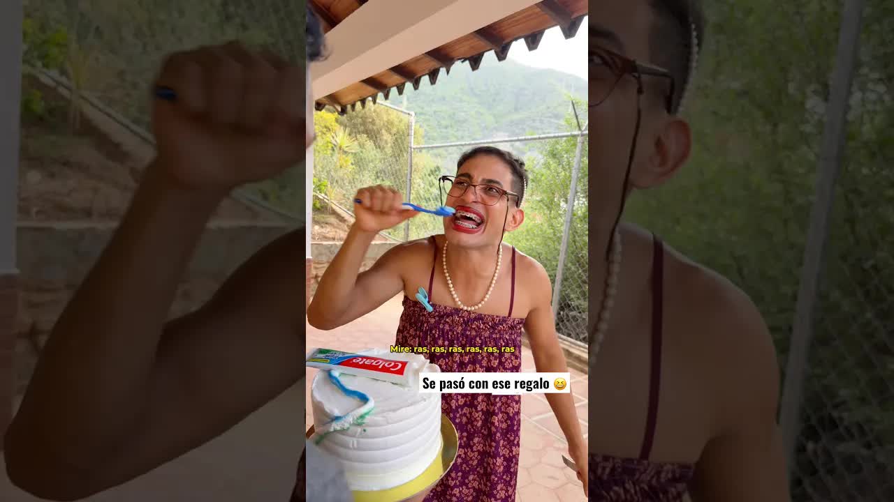 Feliz cumpleaños, vecino, aquí está tu regalo