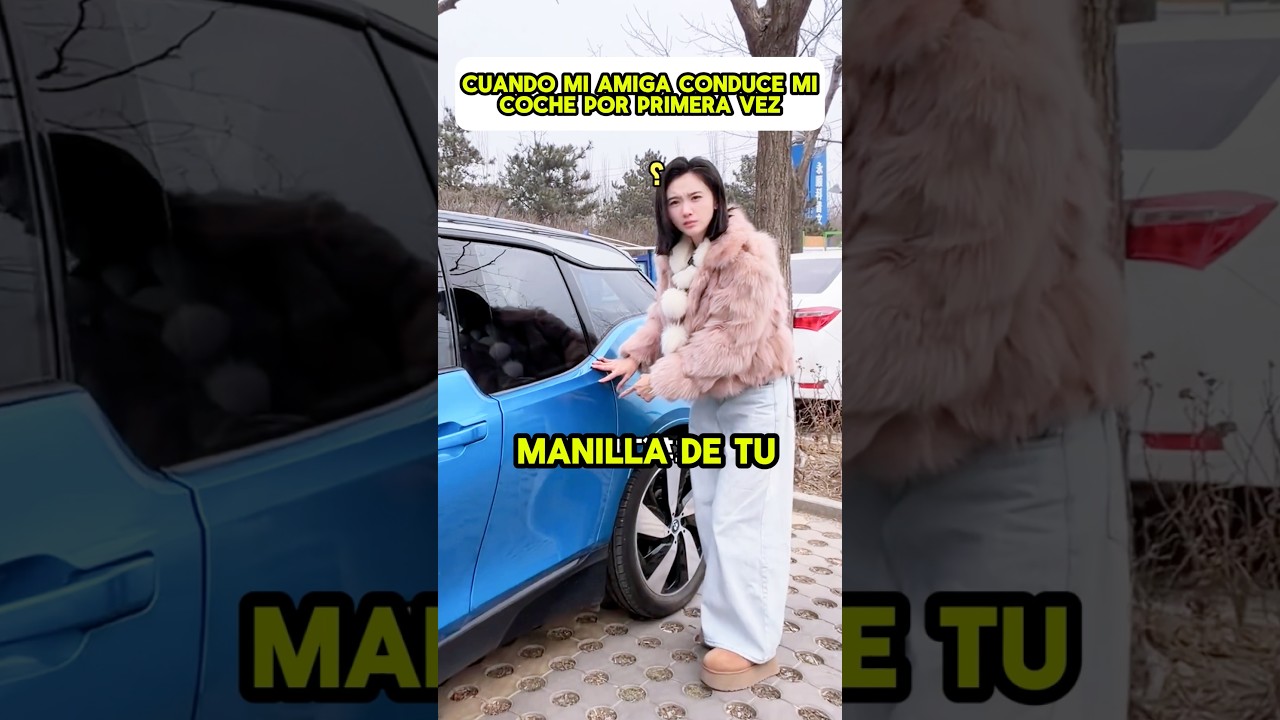 Mi amiga conduce mi coche eléctrico por primera vez