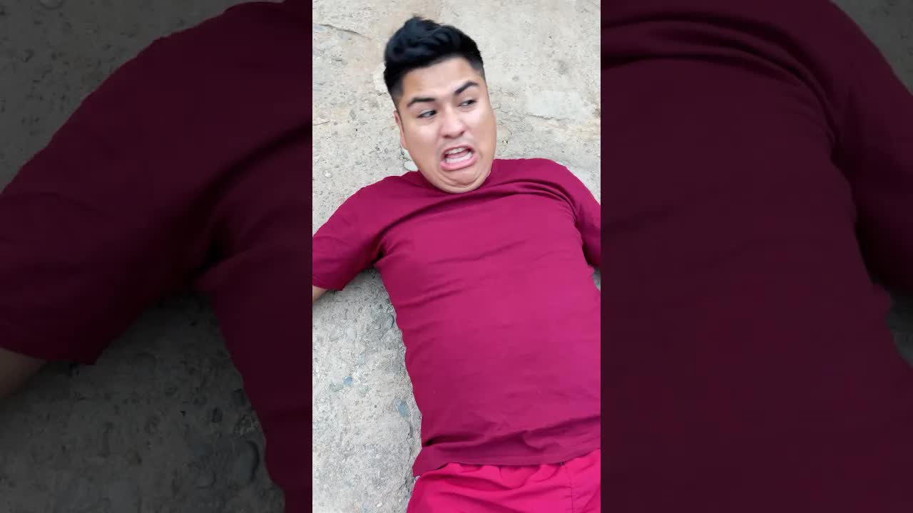 Niño llora por chupete y se avergüenza