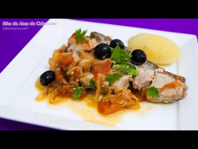 Bifes de atum com cebolada e batata