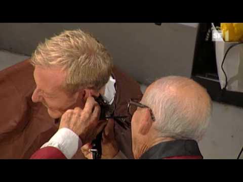 Der 90-jährige Coiffeur Albert Schnalke