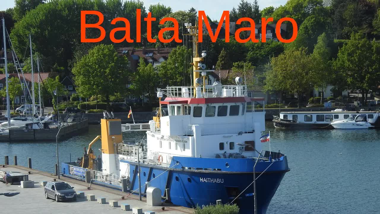 Pri la motorŝipo Haithabu ĉe la Balta Maro
