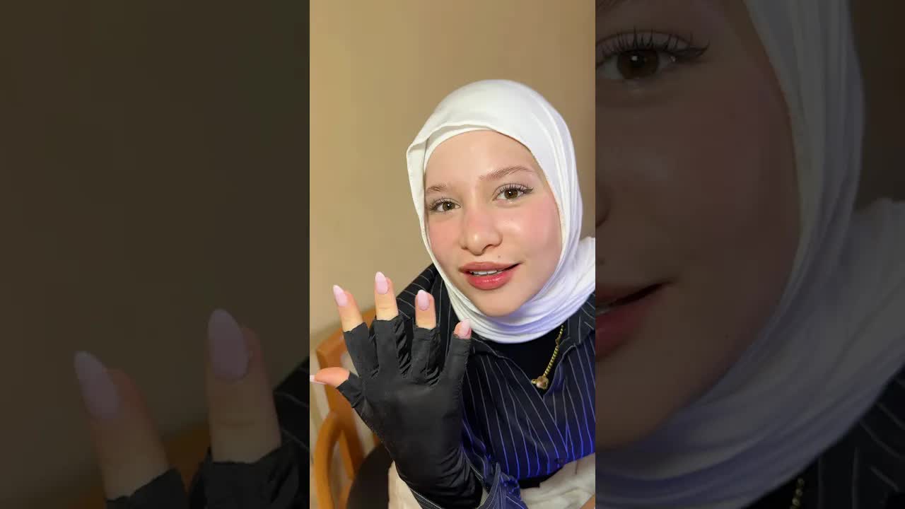 جلسة عمل الأظافر مع صديقتي في البيت