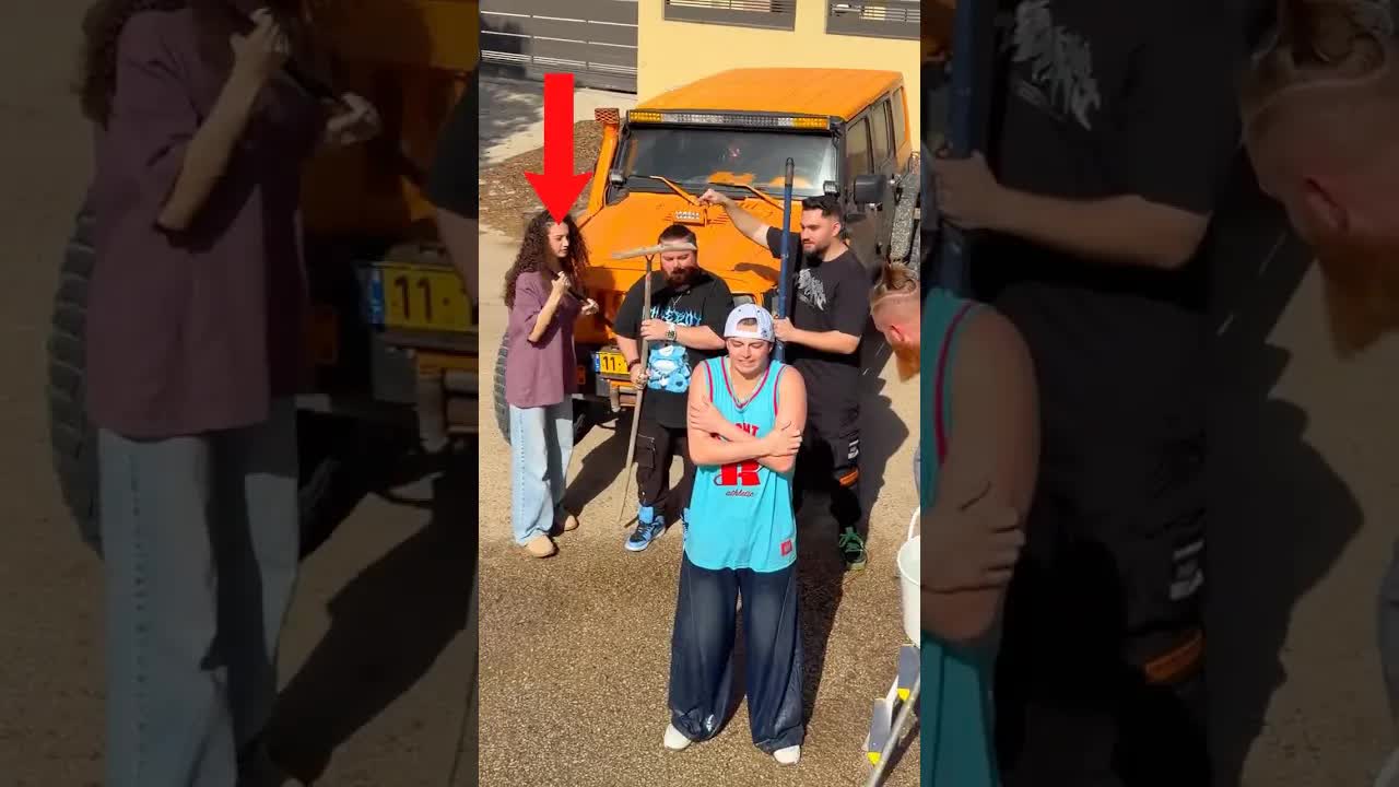 רגע מצחיק מזהה את המתחזה גרסת אקסטרים