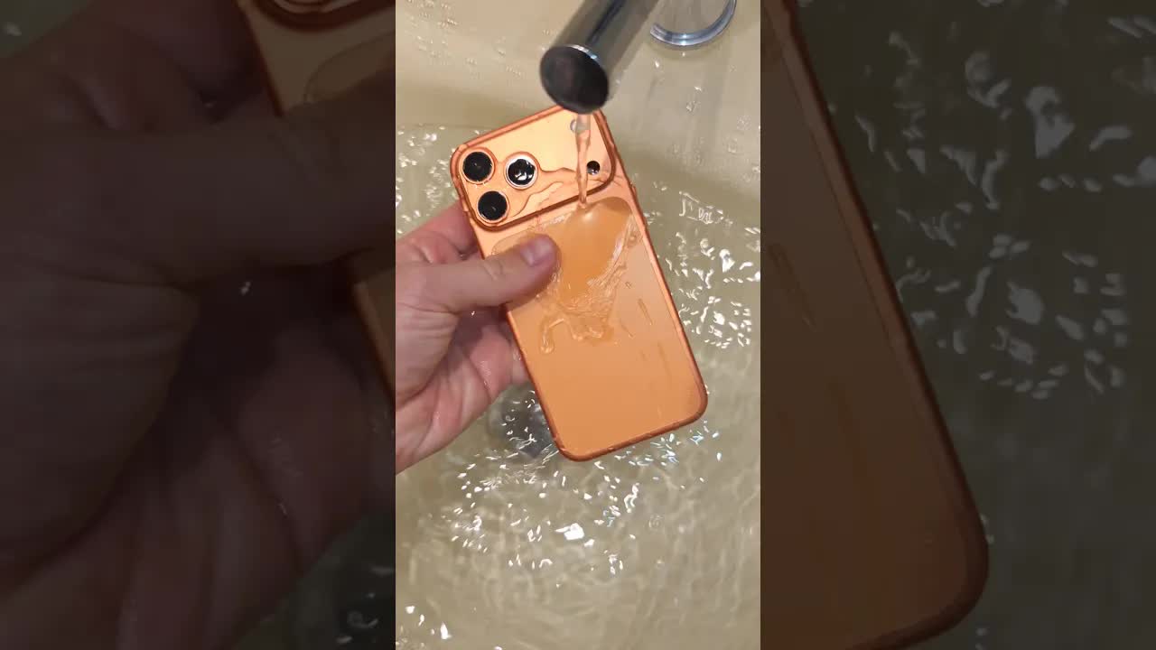 Cosa fare se il telefono cade in acqua