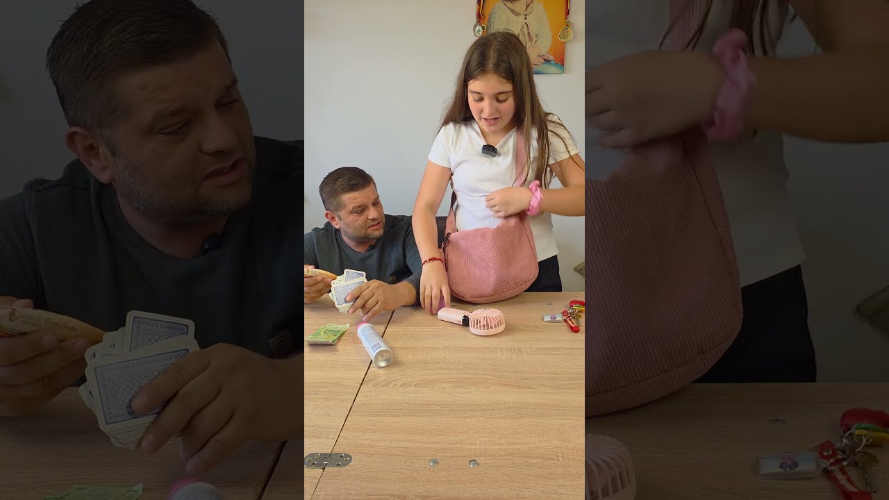Andreea își pierde cheile și vrea bani de mall