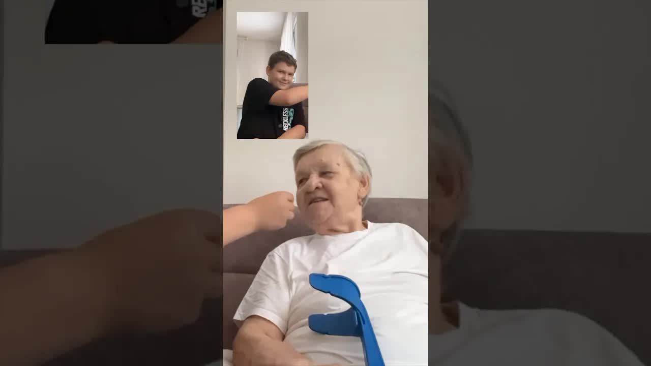 Unuk intervjuira baku o životu i snovima
