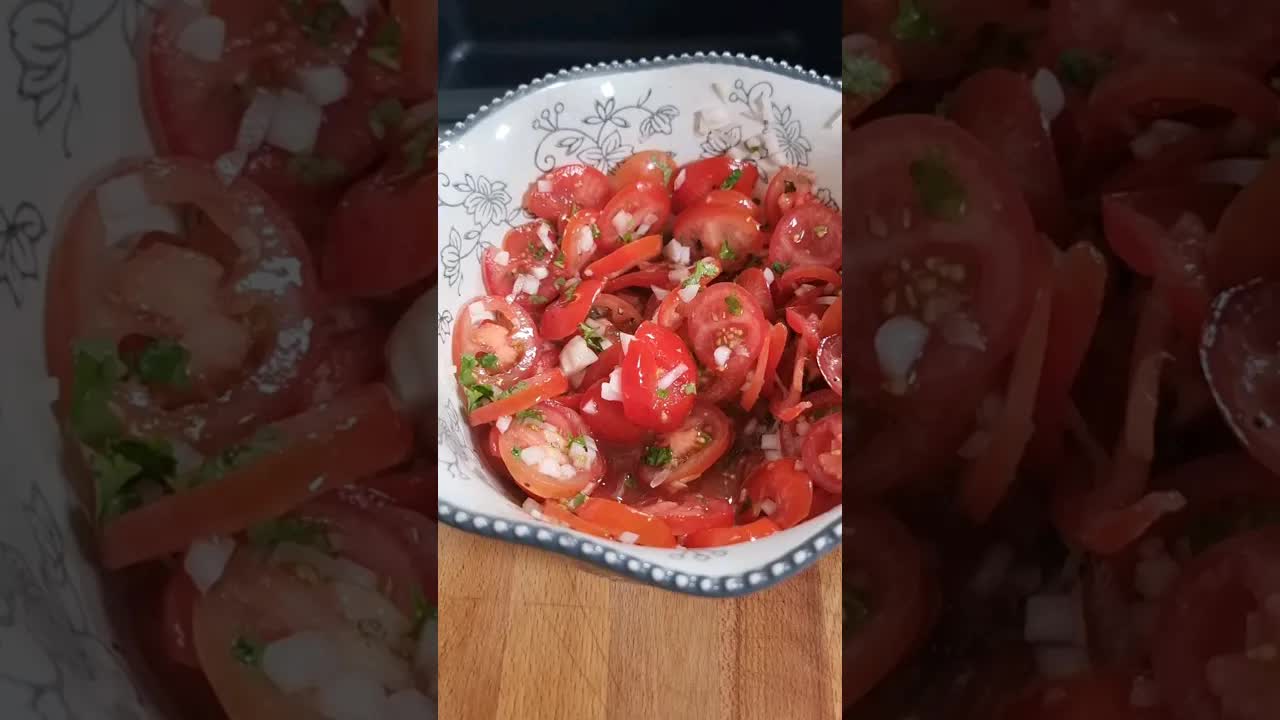Der perfekte Tomatensalat schnell zubereitet