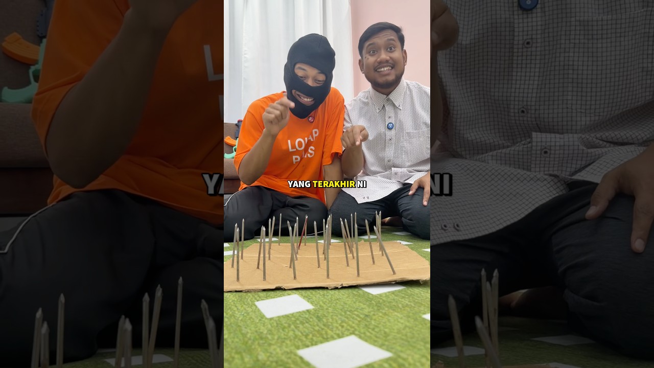 Anak Cabut Selipar Ayah Masuk Rumah