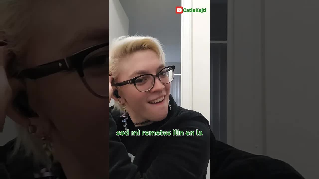 Miaj Novaj Haraj Teniloj estas Tre Belaj