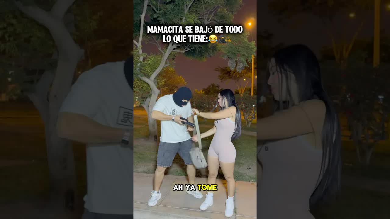 Mamacita sin ropa esperando a su papá
