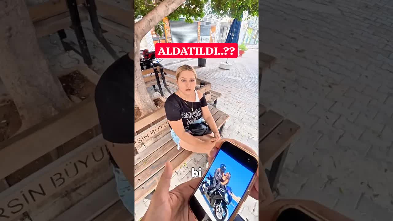 Eskim Sevgilisiyle Başka Kızla Görülünce