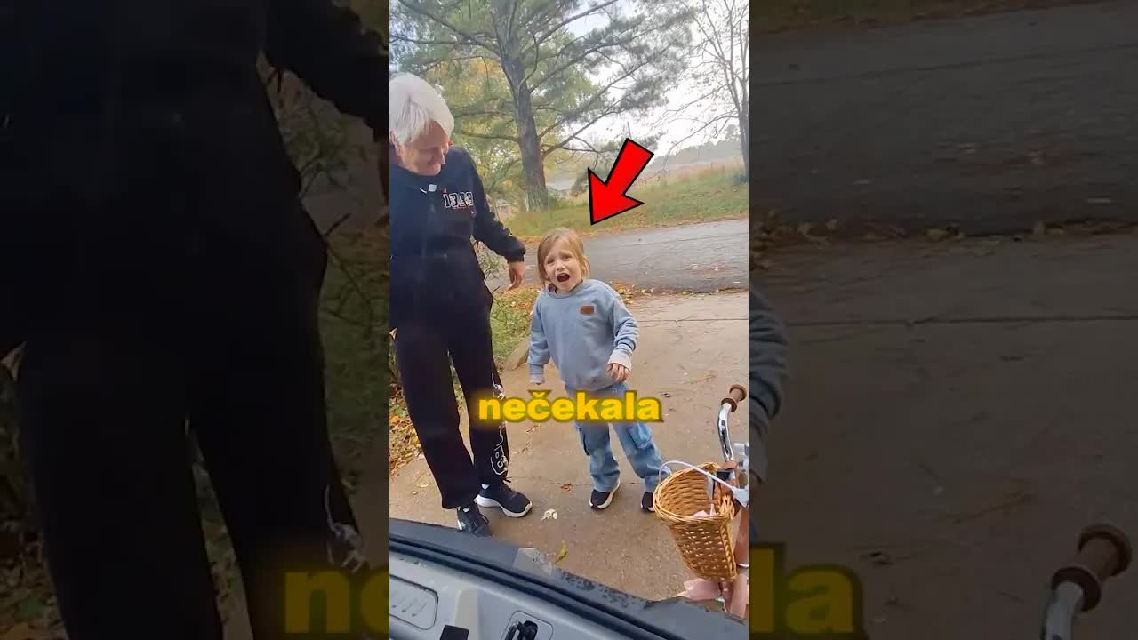 Dívčina narozeninová překvapení od tatínka