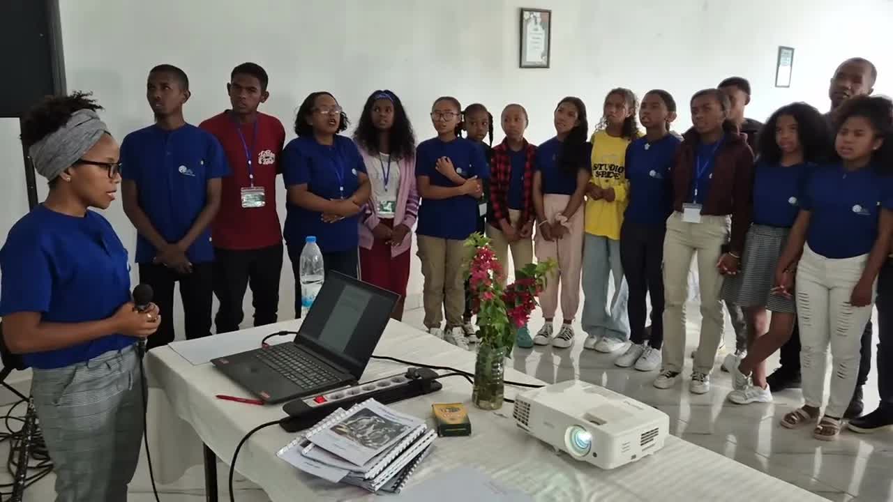 AVE Maria kantata en Esperanto-Seminario