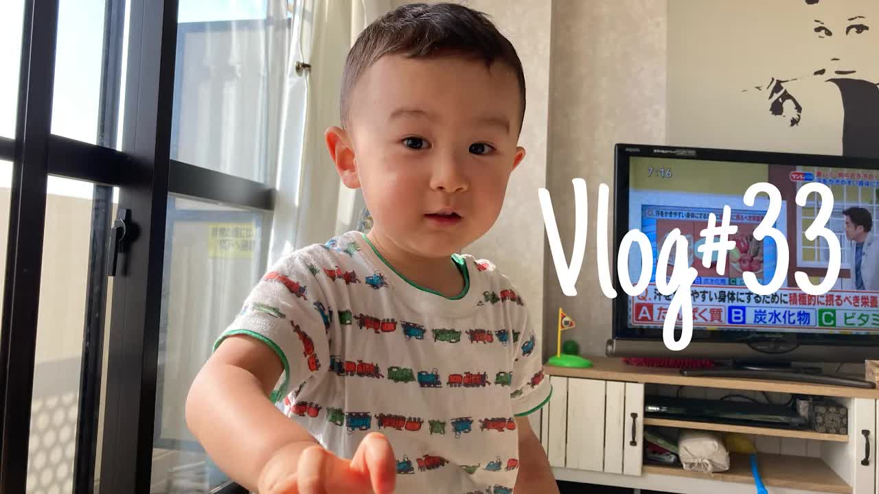 2歳の息子が絵本を読み聞かせ