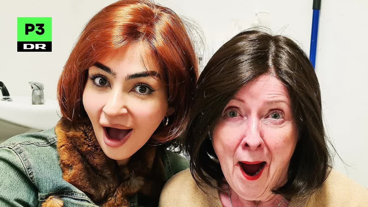 Helin og Linde prøver parykker