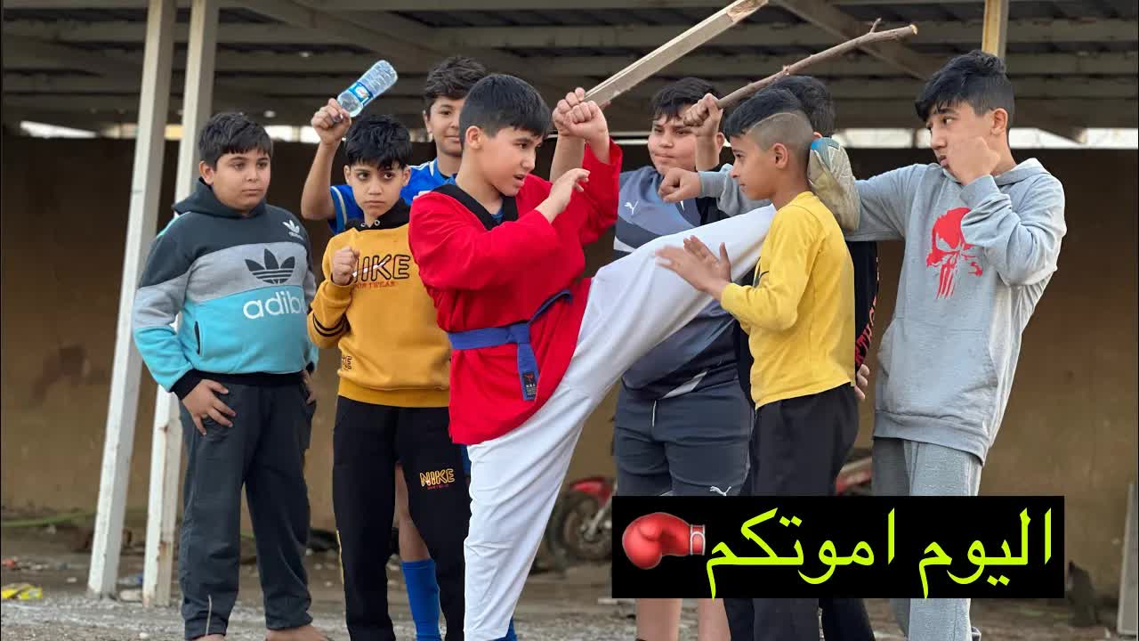 تدريب الملاكمة وتحفيز الشباب في النادي