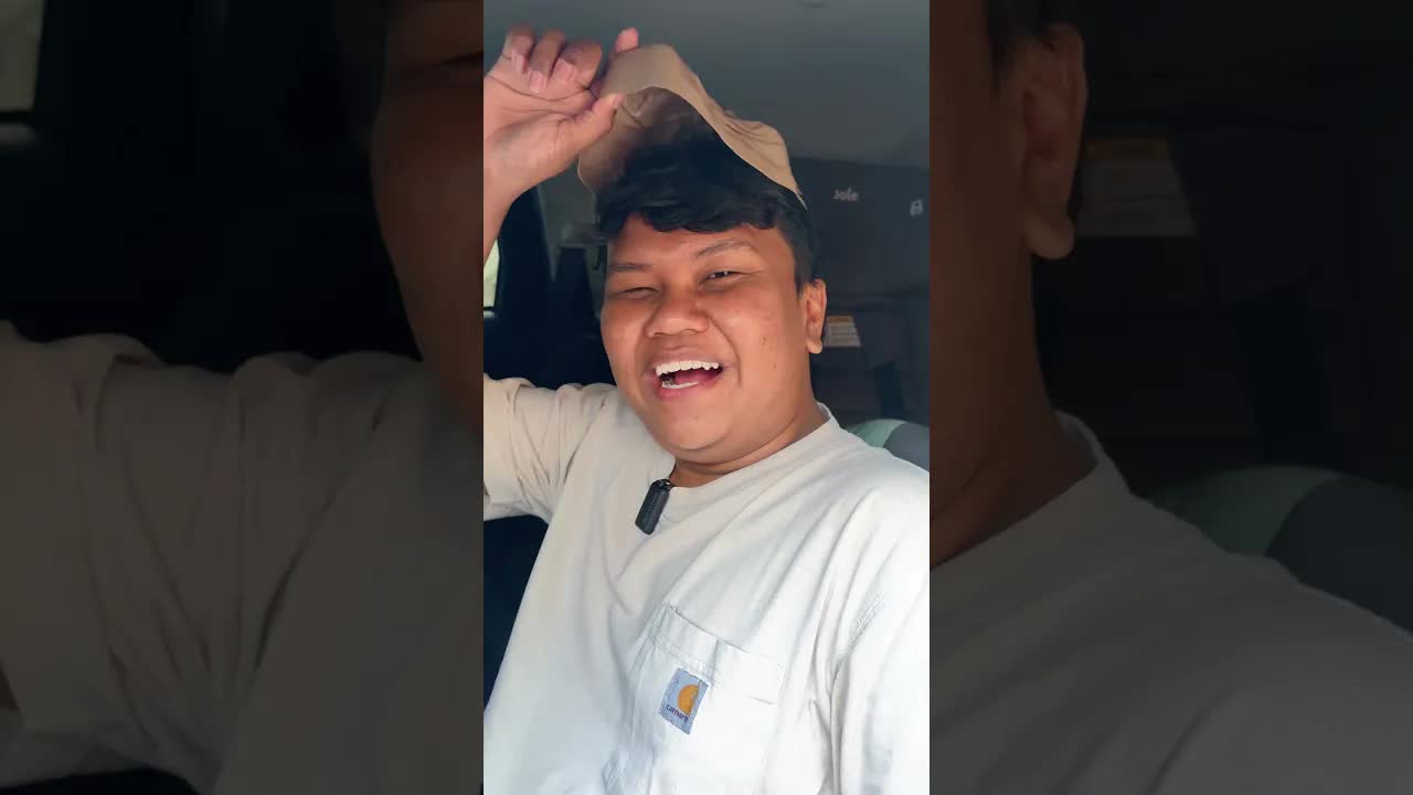 Ada Orang Lain di Dalam Mobil Ayah