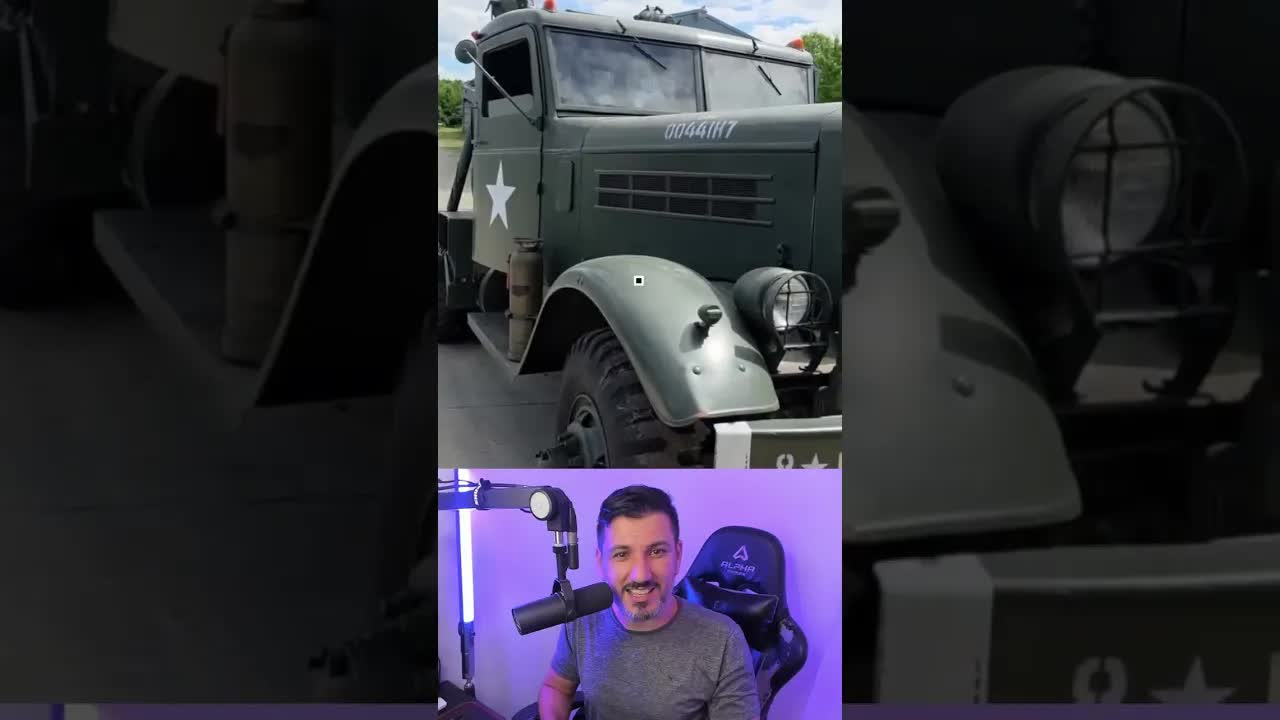 Partida de Caminhão Militar Antigo com Manivela