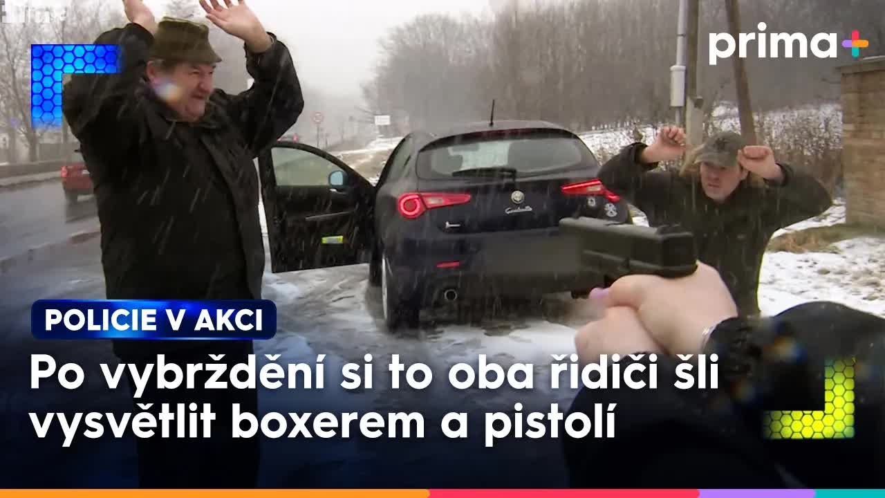 Policie řeší ozbrojenou rvačku na silnici