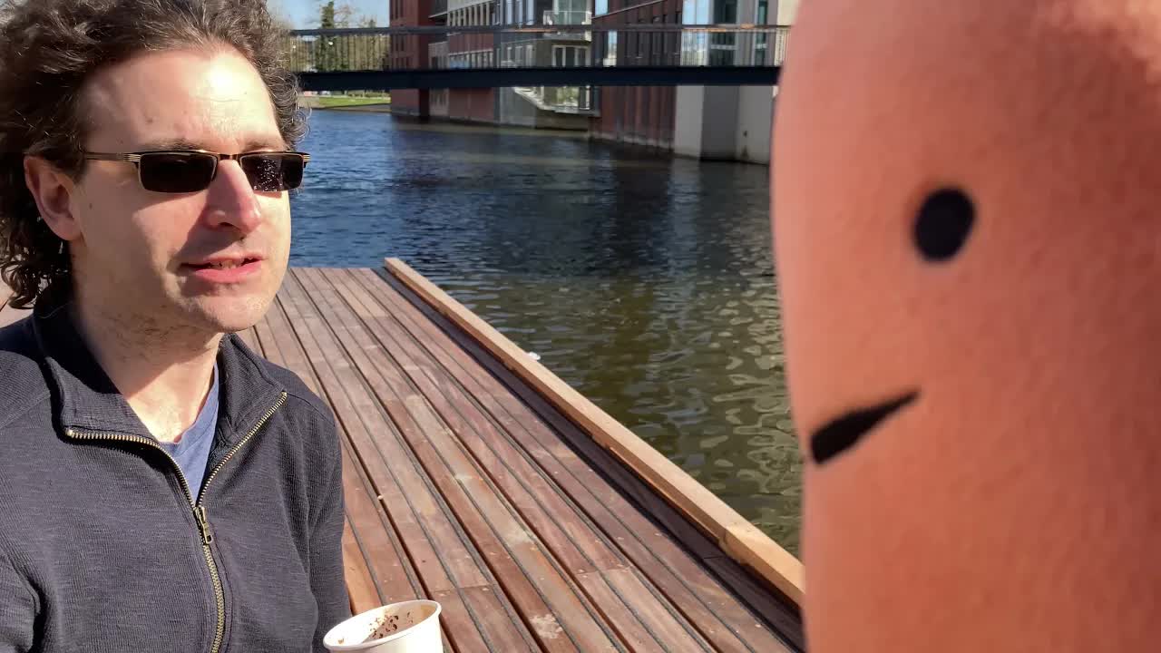 Stomakproblemoj: Stranga Kafo kaj Doloro