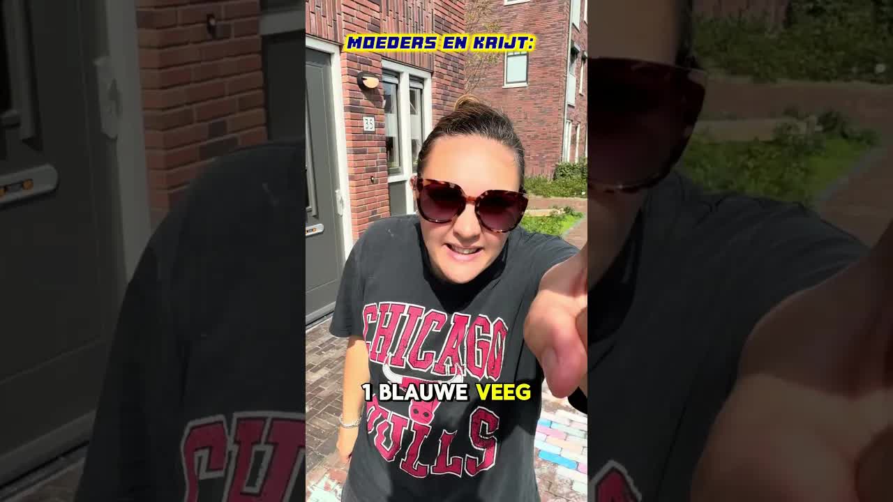 Moeder confronteert kinderen met krijt op de stoep