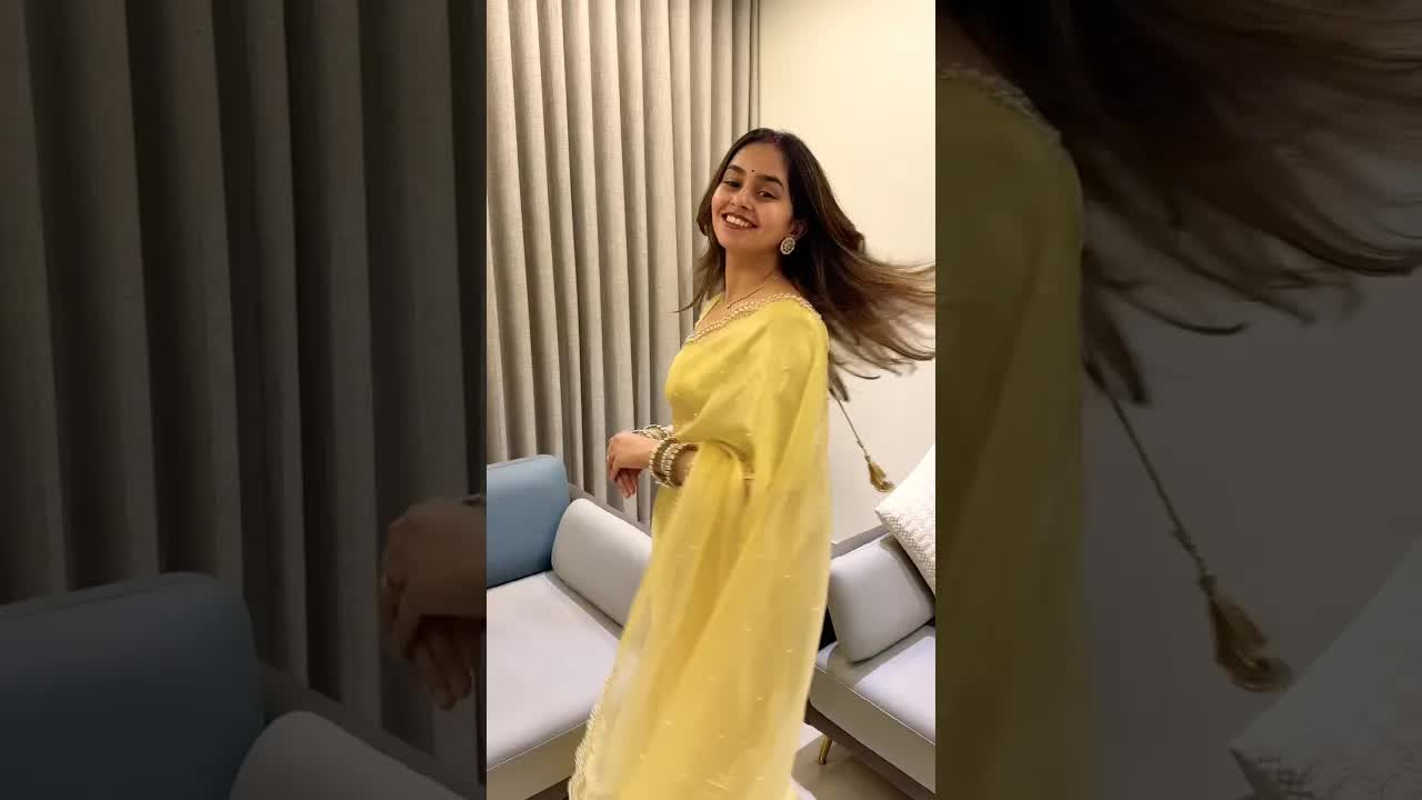 Gali Gali Ghoomne Wala Dil - Romantic Shayari