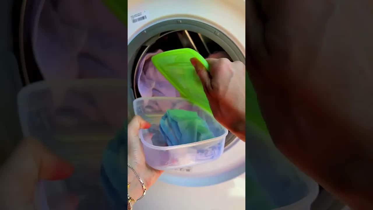 L’astuce des lingettes pour adoucir le linge