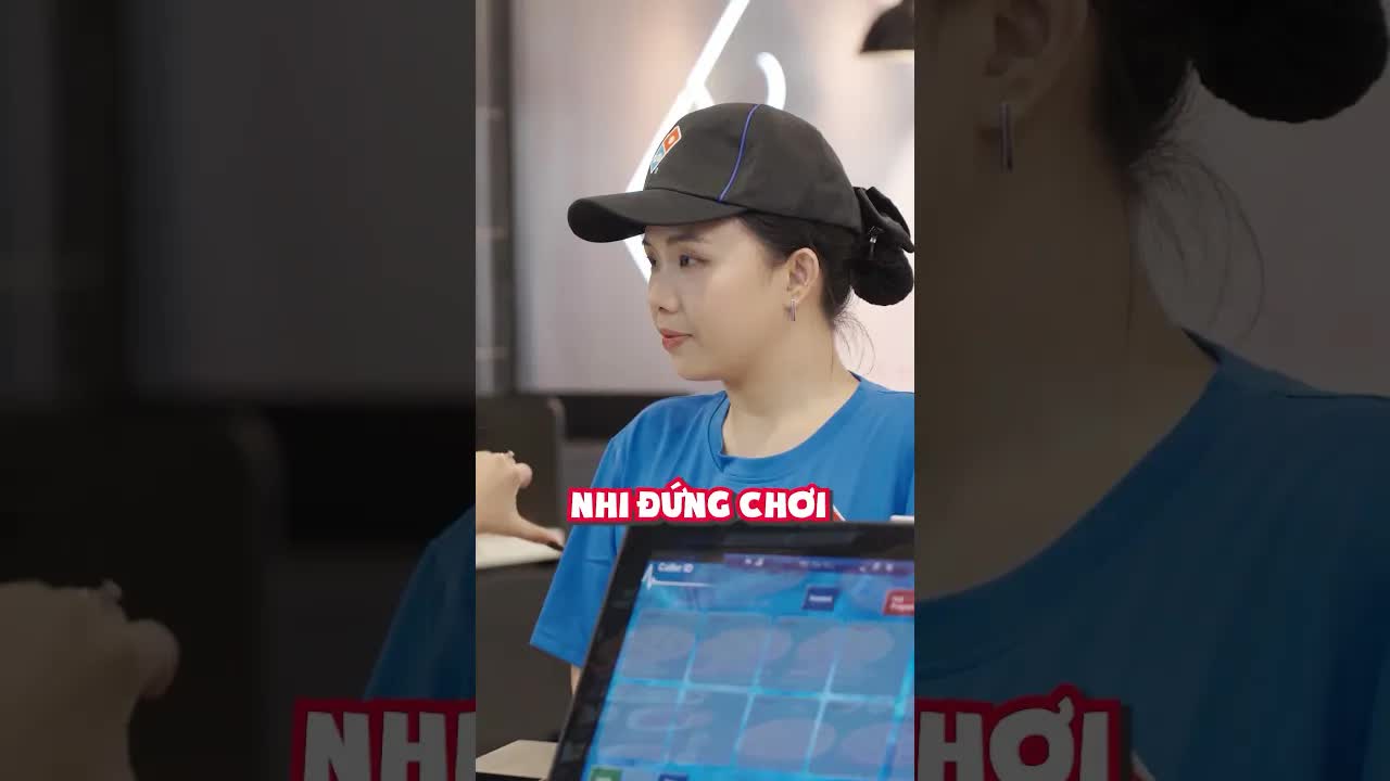 Nhi Võ làm nhân viên Pizza Domino's
