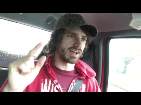 Amikumu kaj Pasporta Servo: Kion vi opinias?