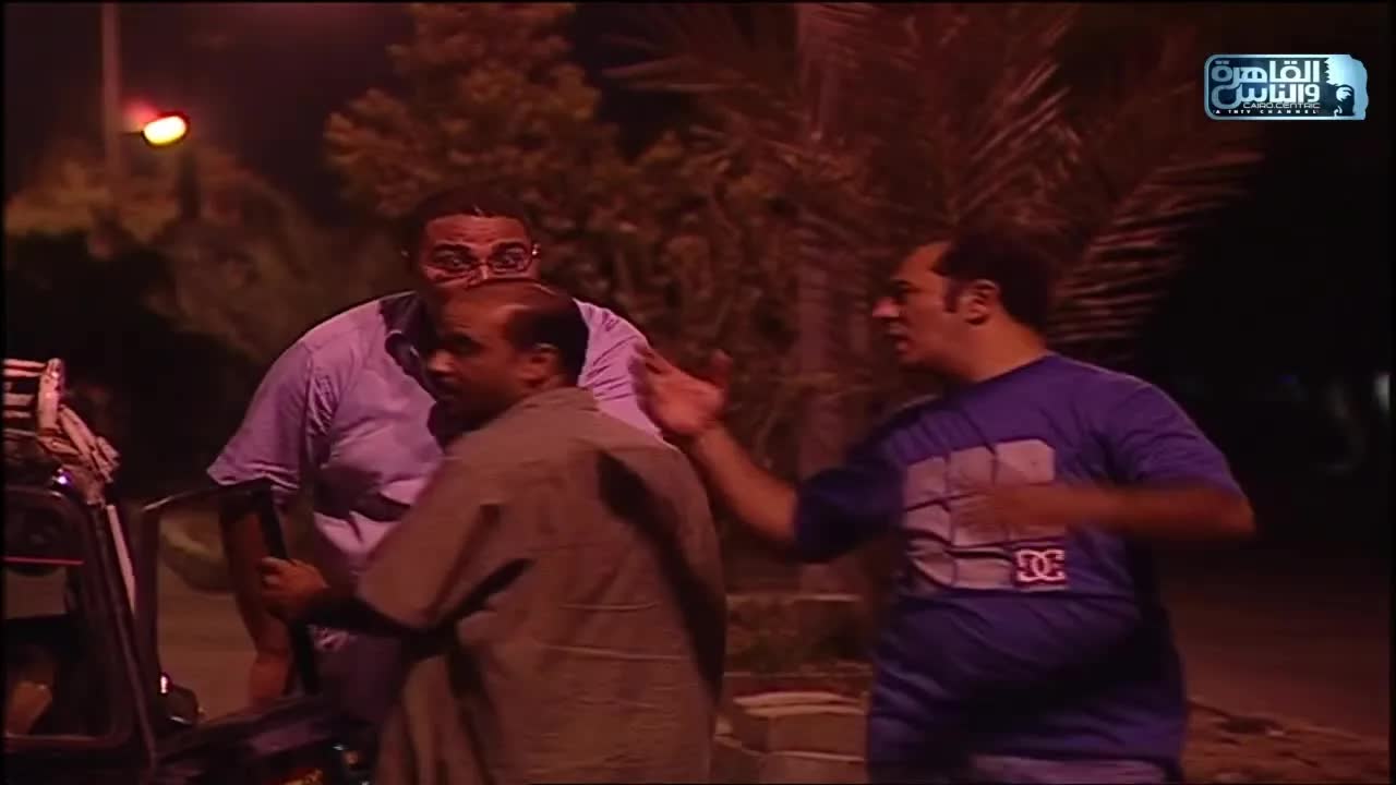سواق تاكسي ساب الركاب ومشي