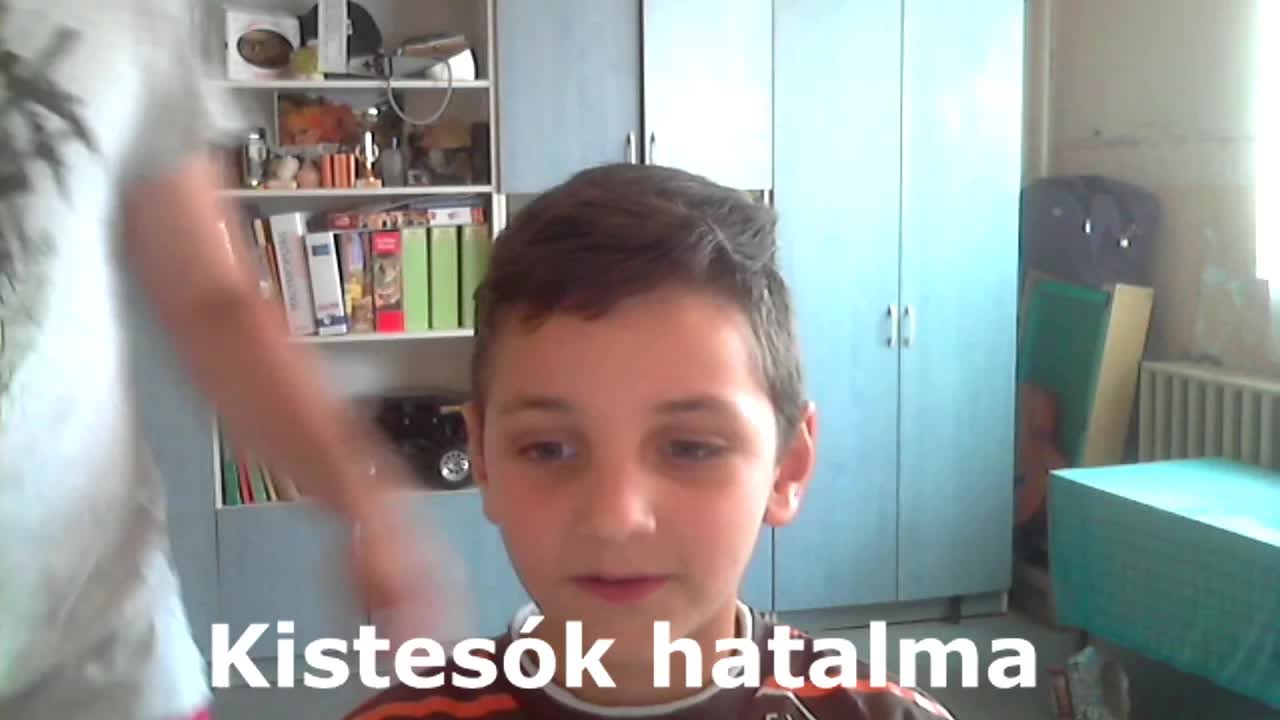 Dani vacsorát csinál? Testvérharc a gépen