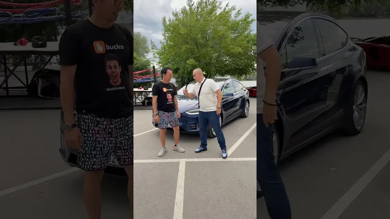 Reakcija na novi Tesla auto u Novom Sadu