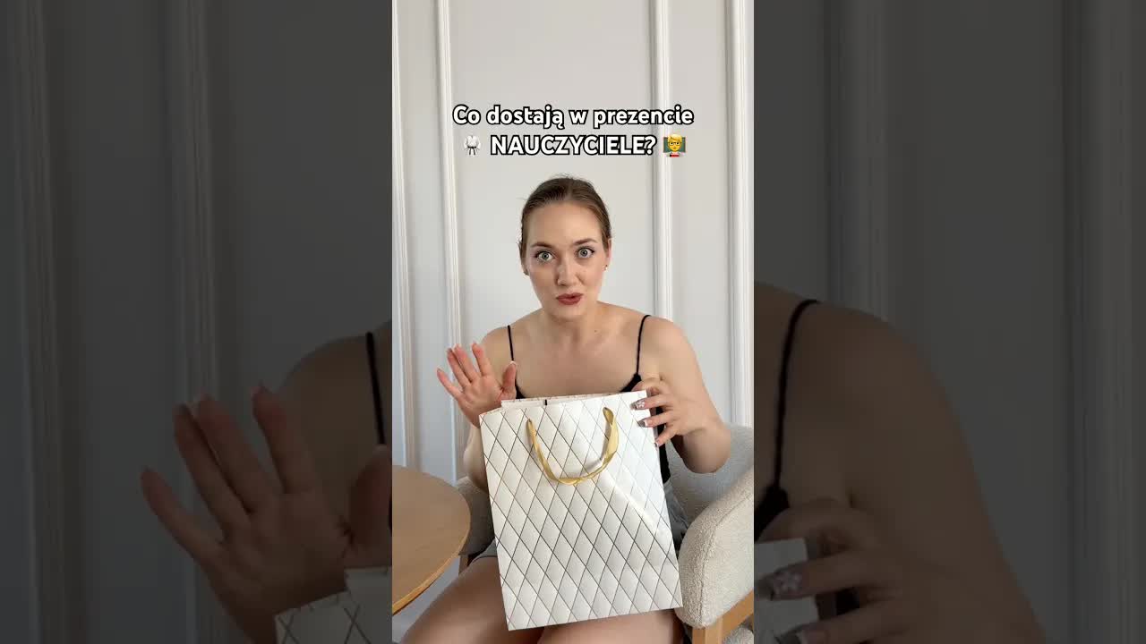 Co nauczyciele dostają na koniec roku szkolnego?