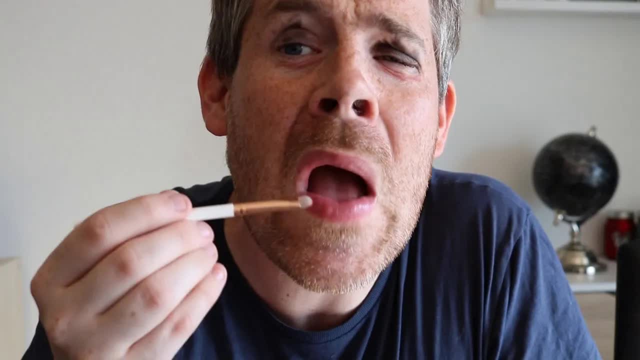 Make-up udfordring med kærestens produkter