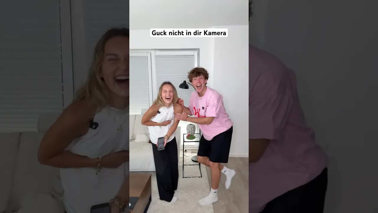 Guck nicht in die Kamera!