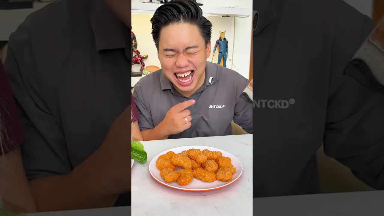 Pura-pura Racuni Makanan Teman