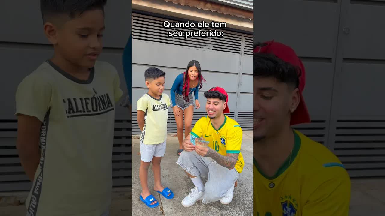 Papai comprando doce com dinheiro extra