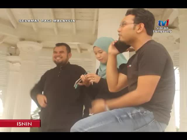 Usahawan muda dalam perniagaan produk kecantikan
