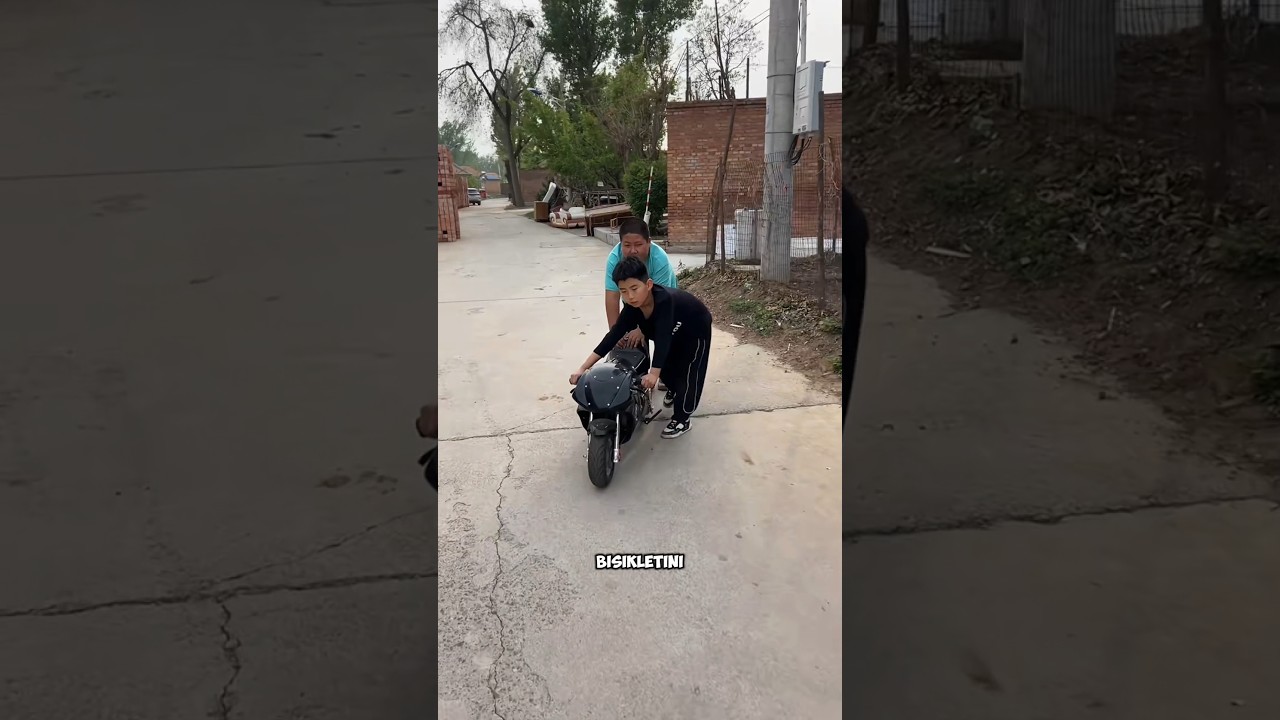Yoksul Çocuklara Yardım Eden İyi Kalpli Amca
