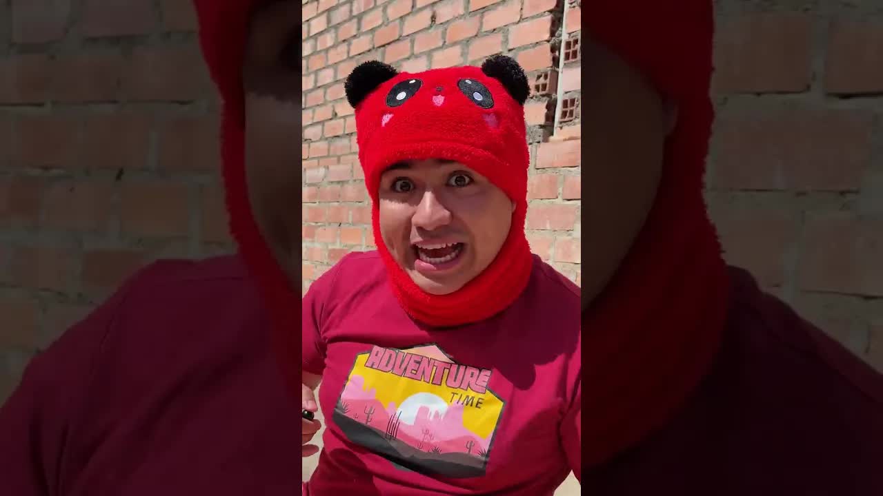 Primo y yo jugamos canicas