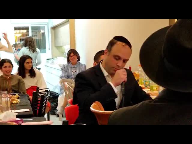 חיקוי מצחיק של ראש הממשלה והחיסונים