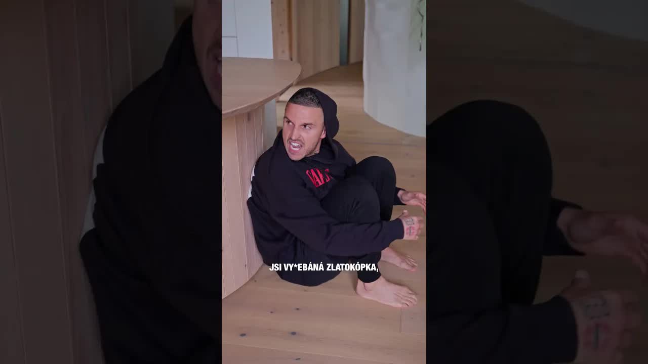 Když manželka přetváří, že je Alexa