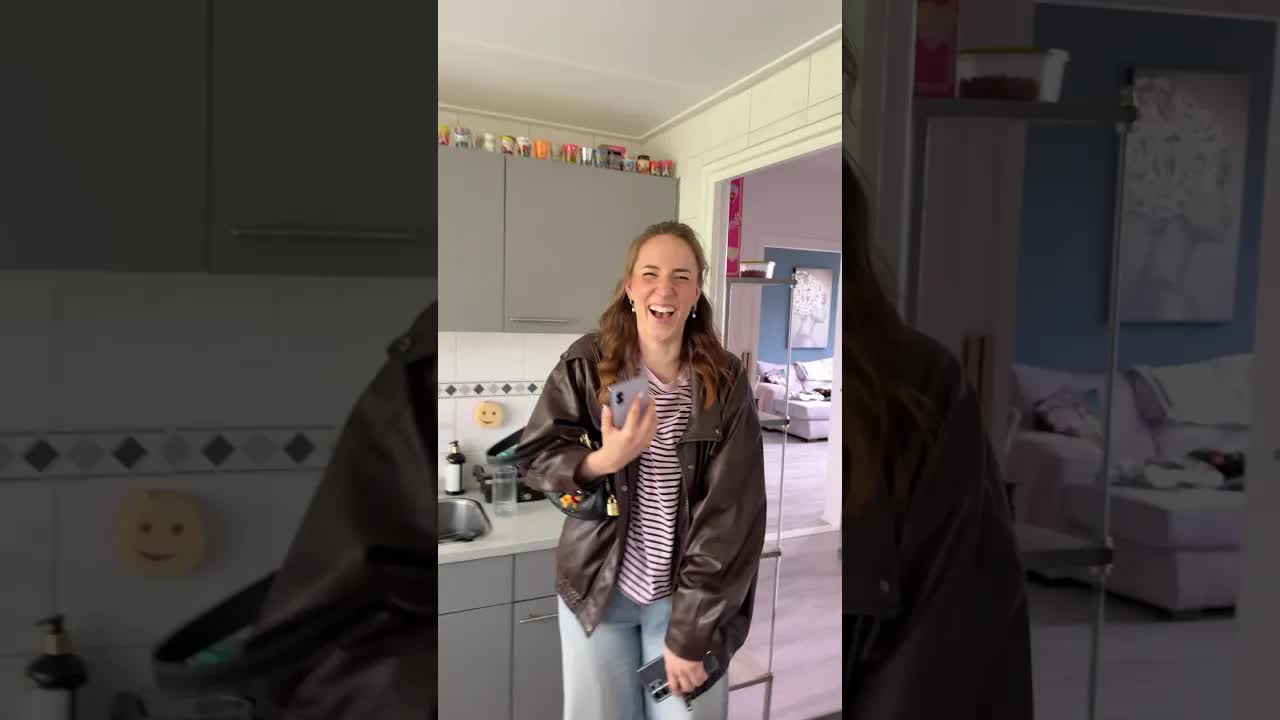 Amber verliest haar telefoon in de koelkast