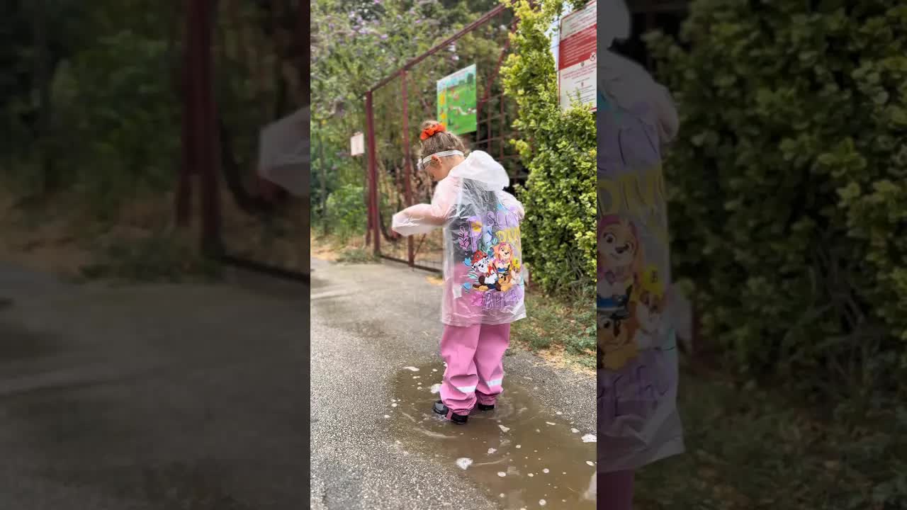 Egy nap anyával és kislánnyal