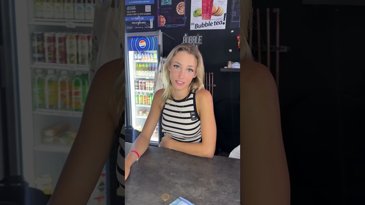 Szia! Mit szeretnél? Egy rövid humoros jelenet