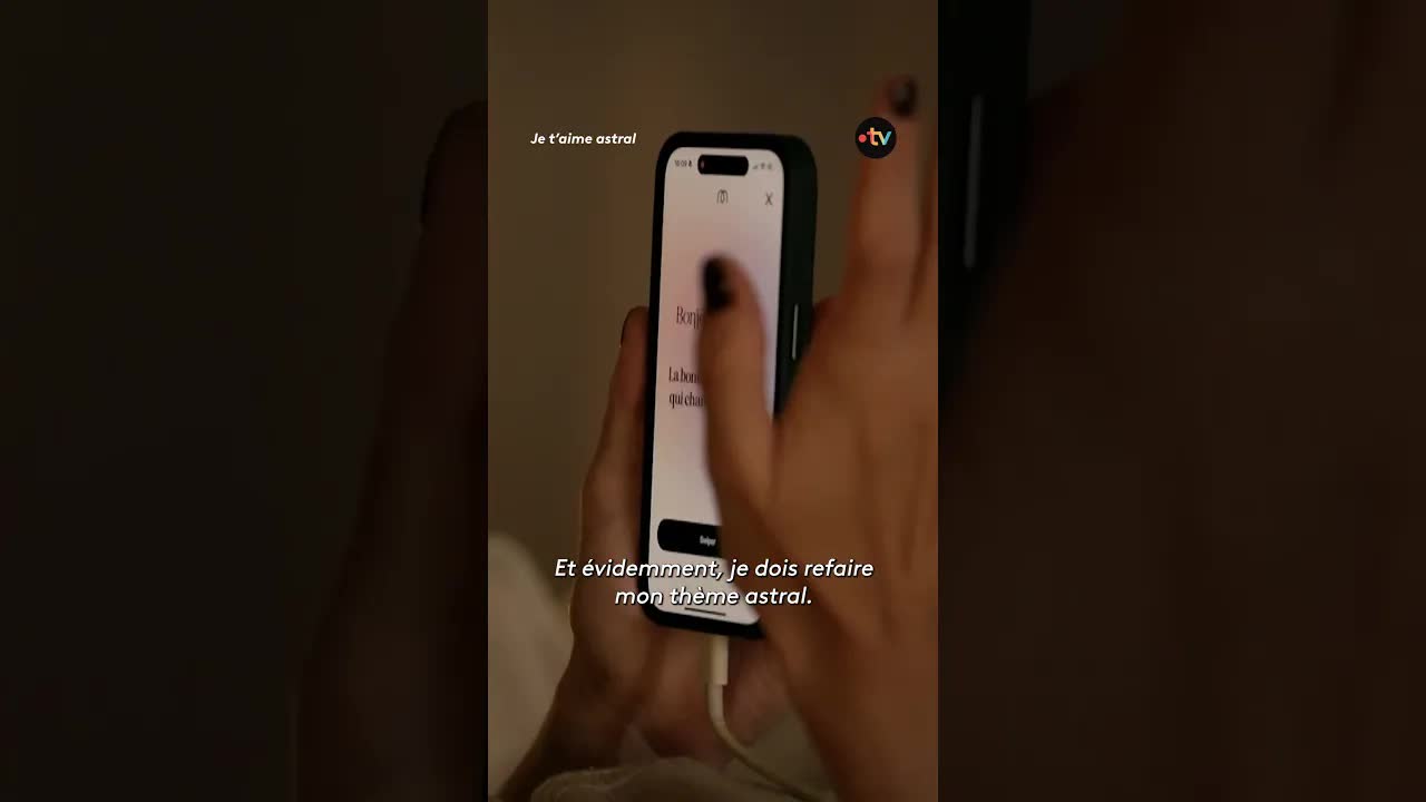 Elle teste des applis de rencontres astrologiques