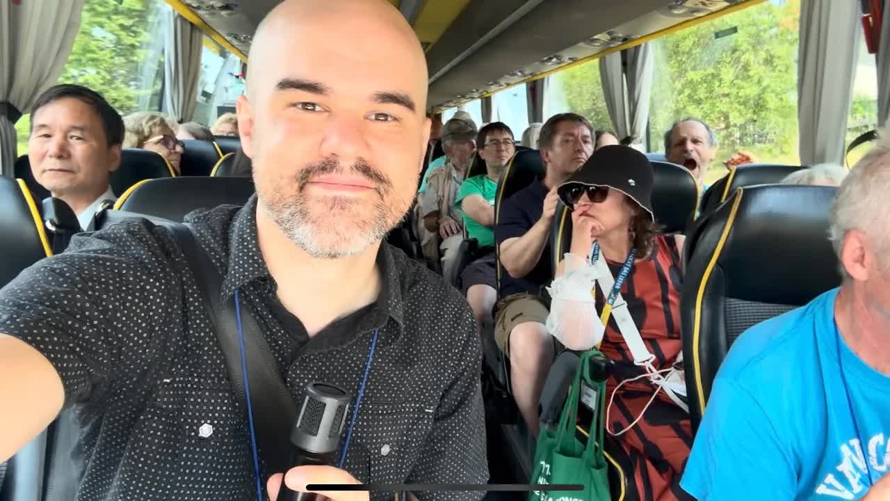 Du Landoj, Du Landoj – Aŭtobusa Vojaĝo