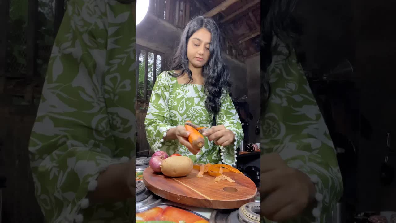 বর্ষার প্রথম বৃষ্টিতে খিচুড়ি রান্না